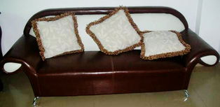 偉寶嘉木制品 手工雕刻家具的藝術，連接廣州與歐美家居